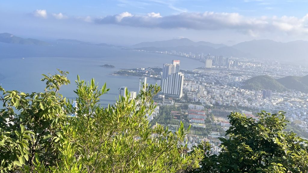 Toàn cảnh vịnh Nha Trang nhìn từ núi Cô Tiên, Khánh Hòa
